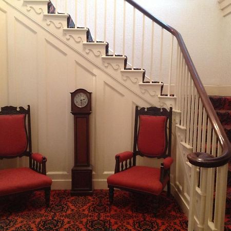 The Gro Guest House Ньютаун Экстерьер фото
