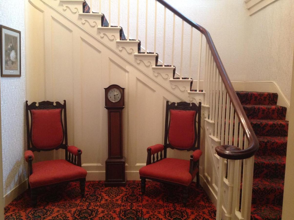 The Gro Guest House Ньютаун Экстерьер фото